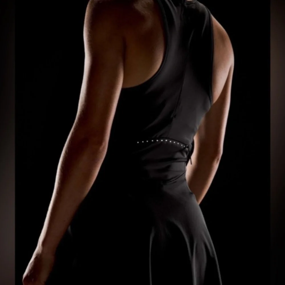 NEW! NULUX Running Dress 8” LULULEMON, Size 2